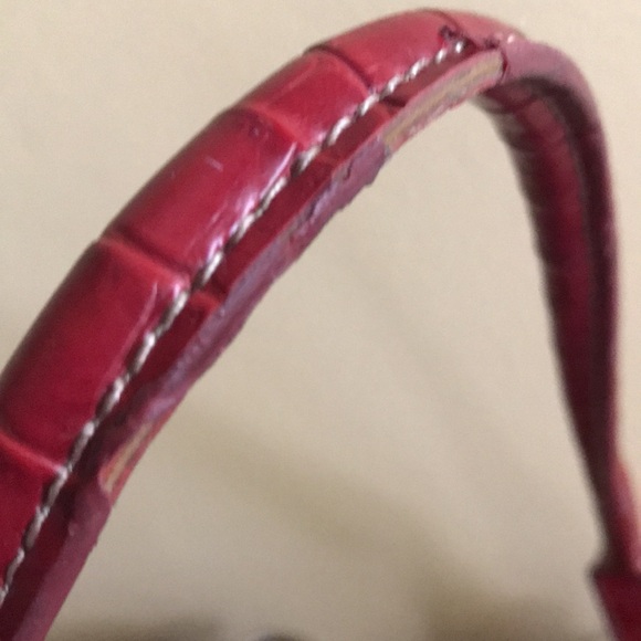 Nice size used red hand bag good condition little wear on handles - Picture 4 of 7